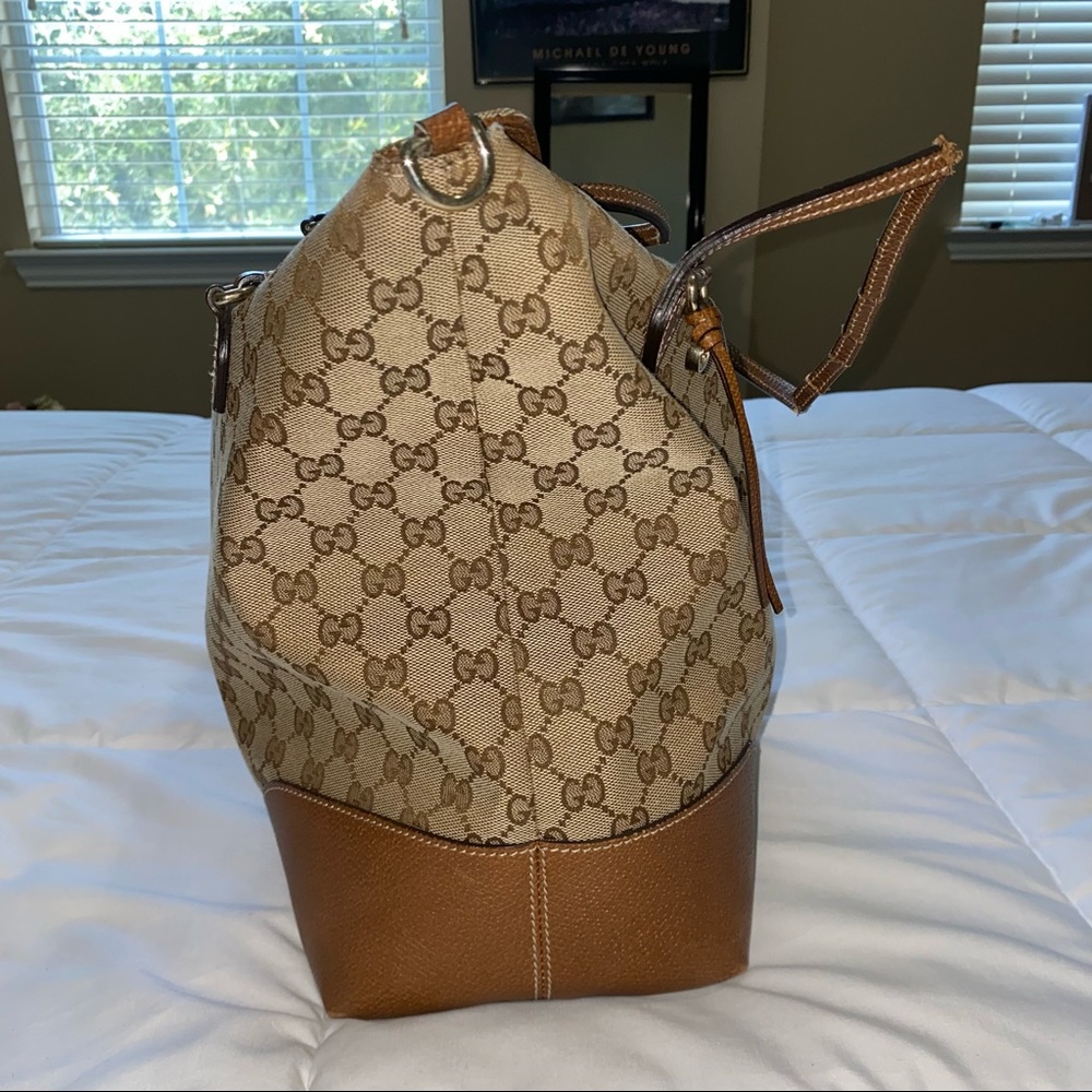 **SOLD**Gucci Bree Weekender Bag - Picture 4 of 16